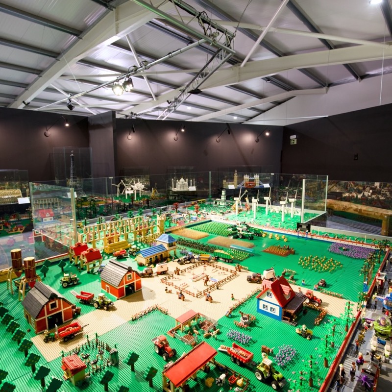 Brickopolis 4